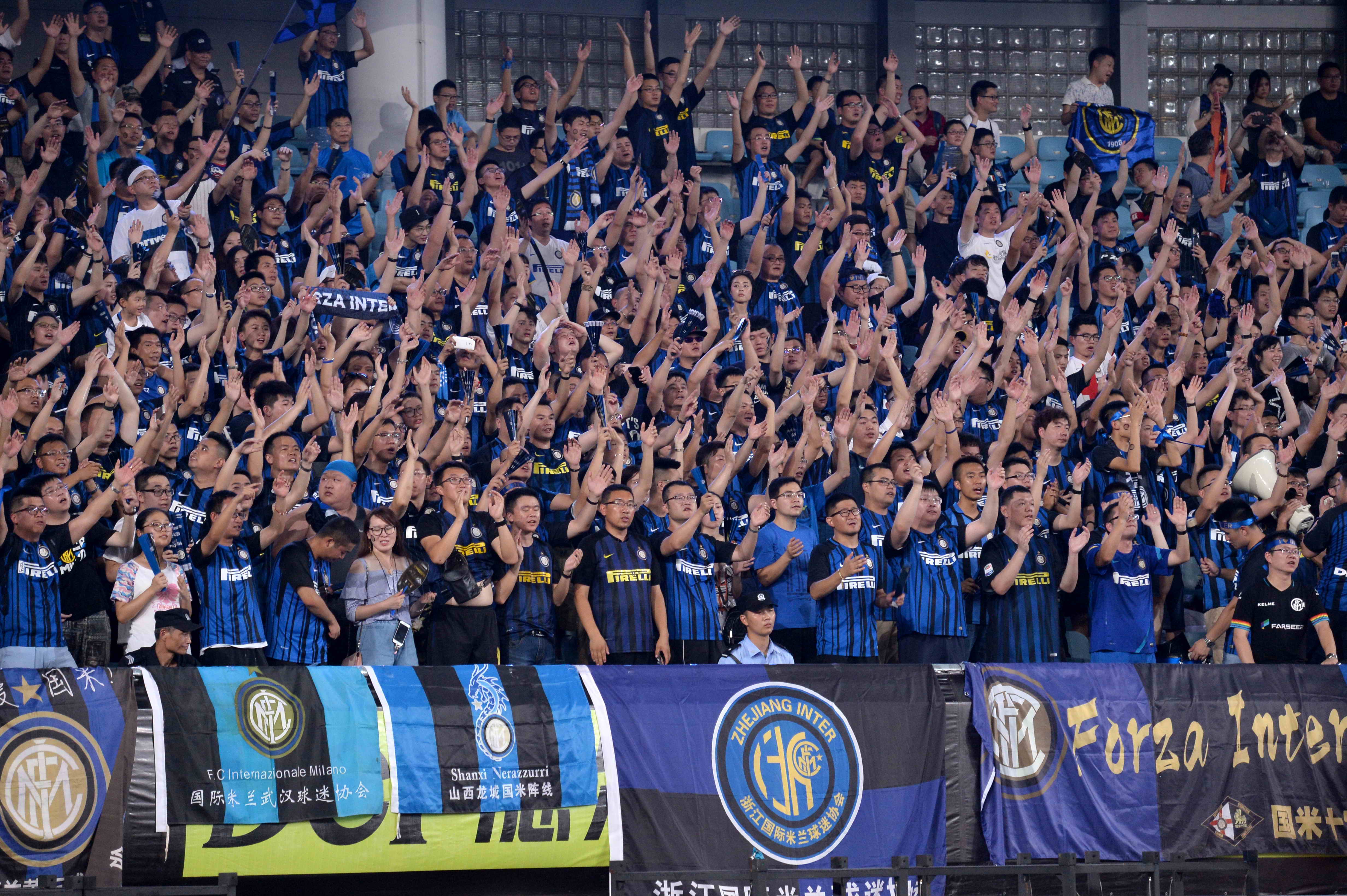 2025／26赛季俱乐部引援花费排名：利物浦以4.83亿欧的引援费用排名第一，英超俱乐部多达9家（2025／26赛季引援支出榜：利物浦以4.83亿欧居首，英超球队占据9席）