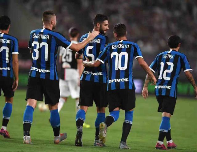 博主：申花在与日职联银靴拉唐谈判，国安有意铁人前锋姆本扎（爆料：申花洽谈日职联银靴拉唐，国安相中铁人前锋姆本扎）