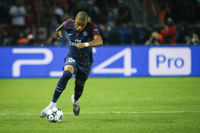 年终大战16强出炉：登贝莱&罗德里金球对决、姆巴佩vs莱万（年终决战16强揭晓：登贝莱与罗德里金球争锋，姆巴佩对阵莱万）